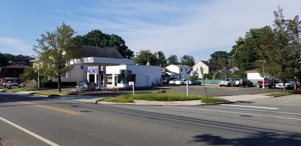 More Photos Of 366 Lincoln Ave, Hawthorne Service Station For Lease
