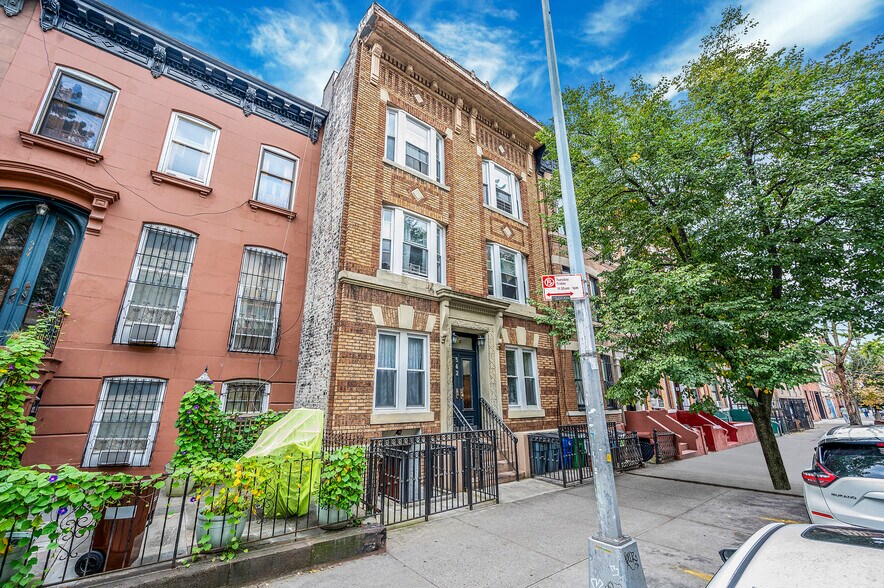 Primary Photo Of 542 Bergen St, Brooklyn Apartments For Sale