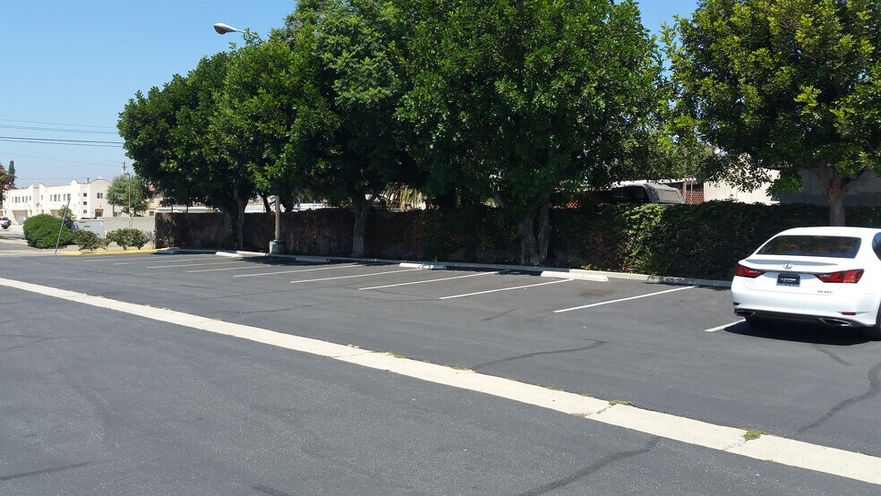 More Photos Of 11727-11729 South St, Artesia General Retail For Sale