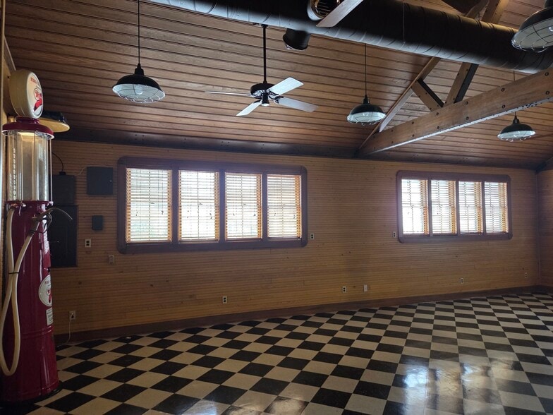 More Photos Of 815-817 Rosedale Dr, New Orleans Office For Sale