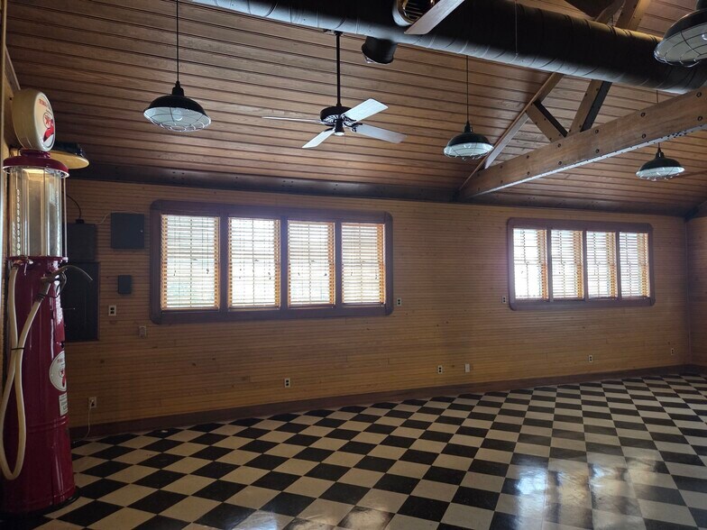 More Photos Of 815-817 Rosedale Dr, New Orleans Office For Sale