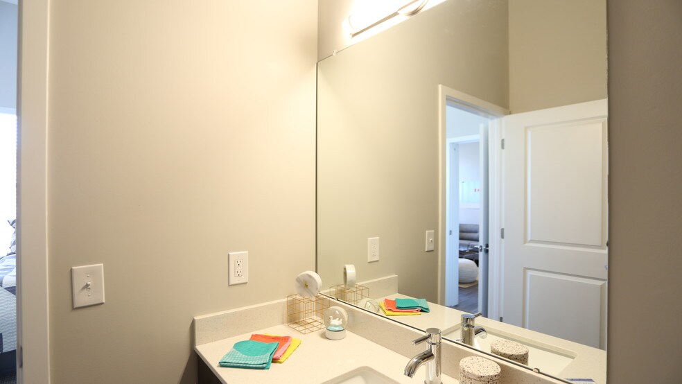 More Photos Of 1400 N High St, Columbus Apartments For Lease