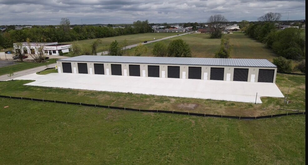 Primary Photo Of 747 Royal Ave, Evansville Self Storage For Lease