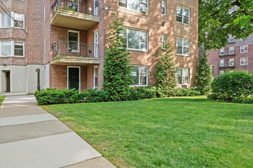 More Photos Of 2711 Independence Ave, Bronx Apartments For Sale