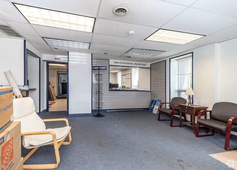 More Photos Of 1454 Bethlehem Pike, North Wales Storefront Retail Office For Lease