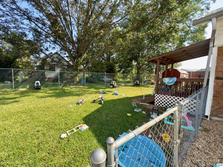 More Photos Of 510 9th St, Sylacauga Schools For Sale