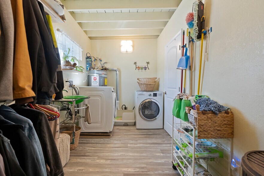 More Photos Of 347 2nd St, Crescent City Industrial For Sale