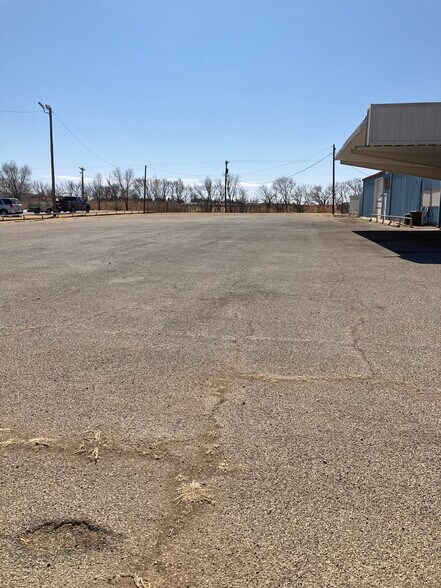 More Photos Of 1313 W 5th St, Plainview Auto Repair For Sale