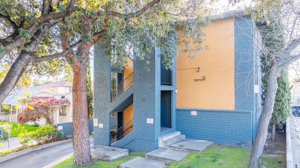 More Photos Of 113 N Grand Oaks Ave, Pasadena Apartments For Sale