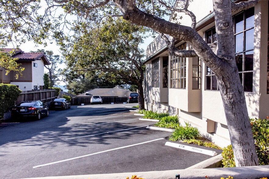 More Photos Of 0 Dolores 2 NW of 8th, Carmel Office For Lease