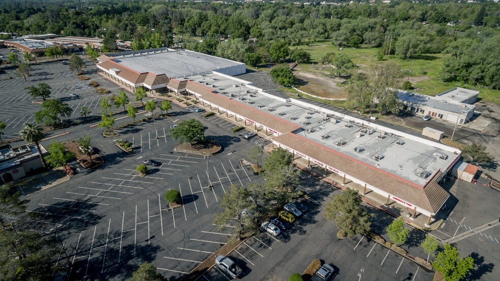 More Photos Of 110-192 Hartnell Ave, Redding Unknown For Lease