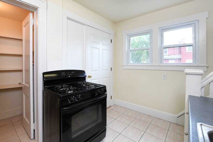 More Photos Of 47 Spring St, Ramsey Medical For Sale