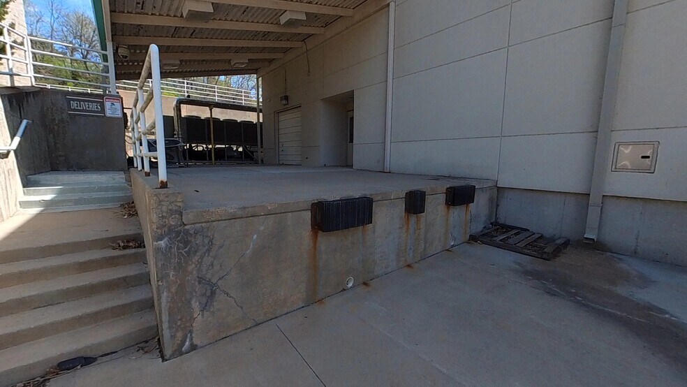 More Photos Of 2000 Bluffs Dr, Lawrence Office For Lease