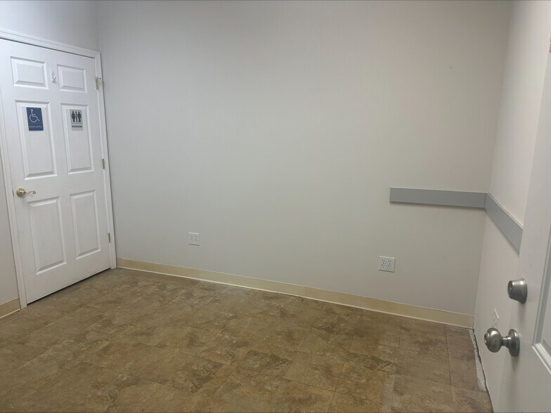 More Photos Of 1244 Rt US 9 S, Ocean View Self Storage For Lease