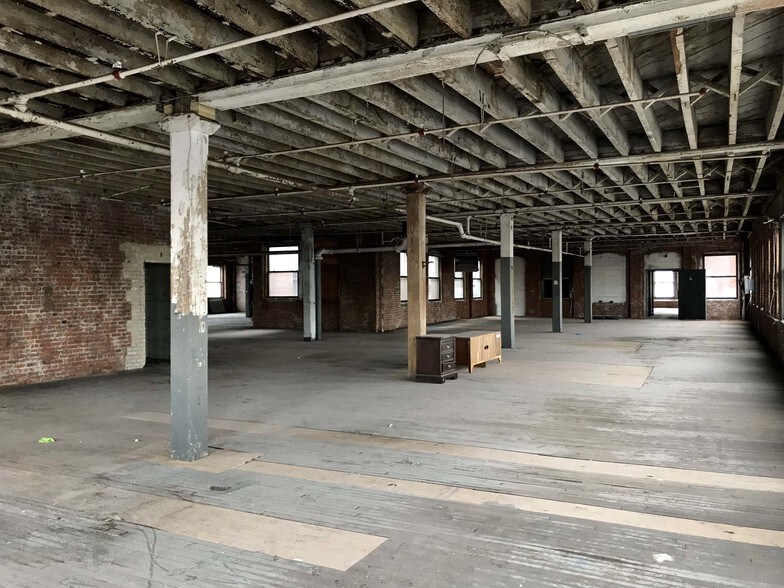 More Photos Of 98-104 Murray St, Newark Warehouse For Sale