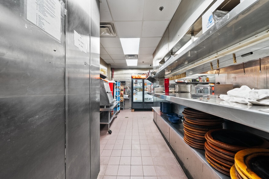 More Photos Of 1420 Interstate Dr, Cookeville Restaurant For Sale