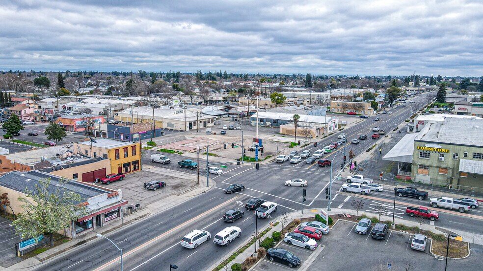 More Photos Of 245 W 16th St, Merced Land For Lease