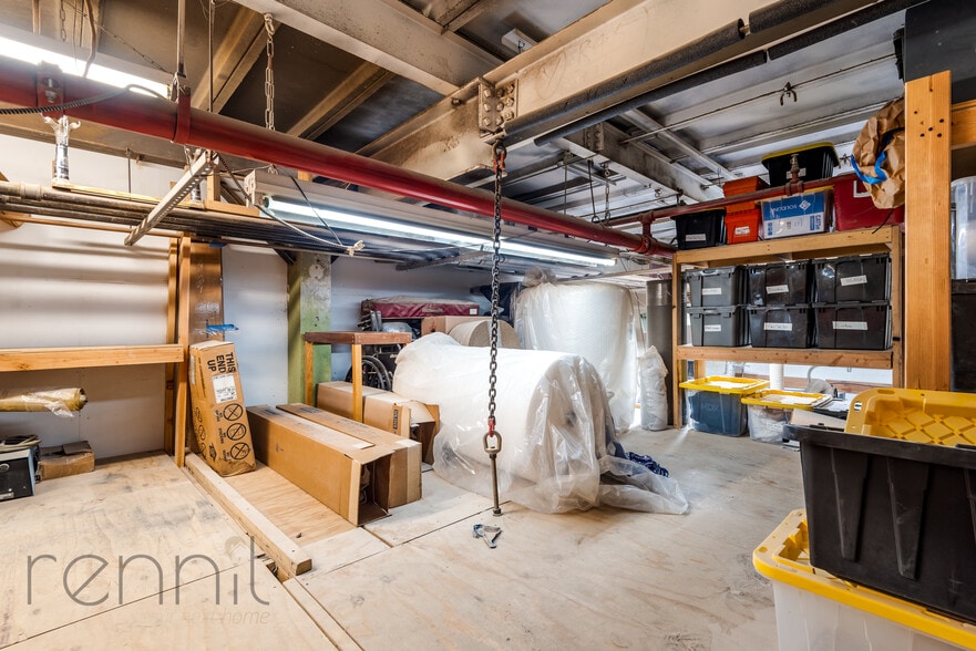 More Photos Of 5606 Cooper Ave, Glendale Warehouse For Lease