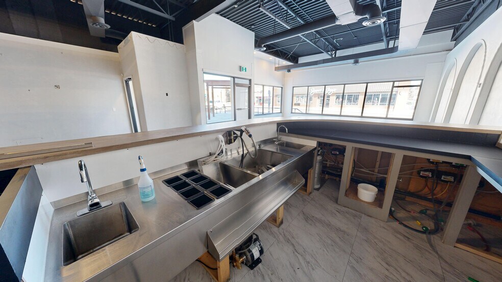 More Photos Of 4810 50 st, Stettler Flex For Lease