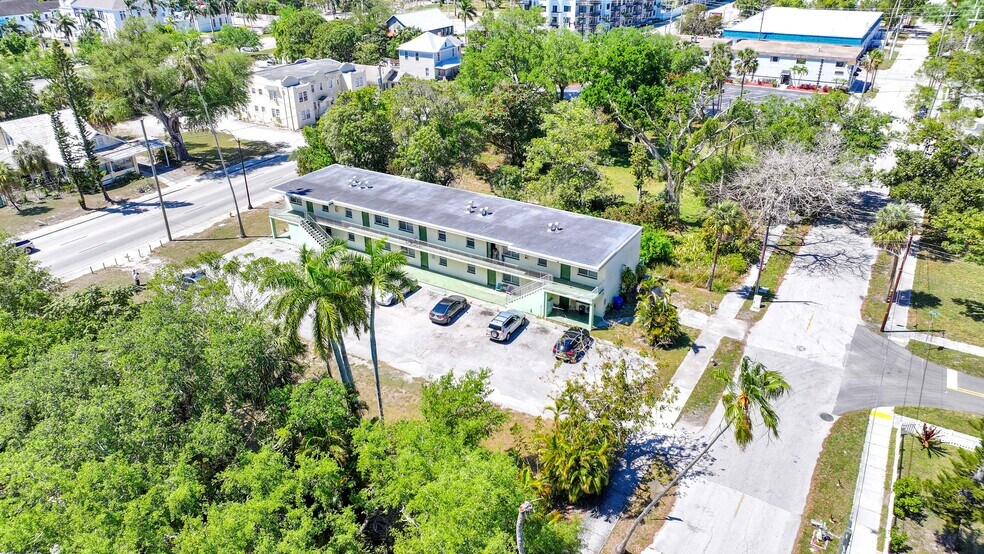 More Photos Of 1761 Fowler St, Fort Myers Apartments For Sale