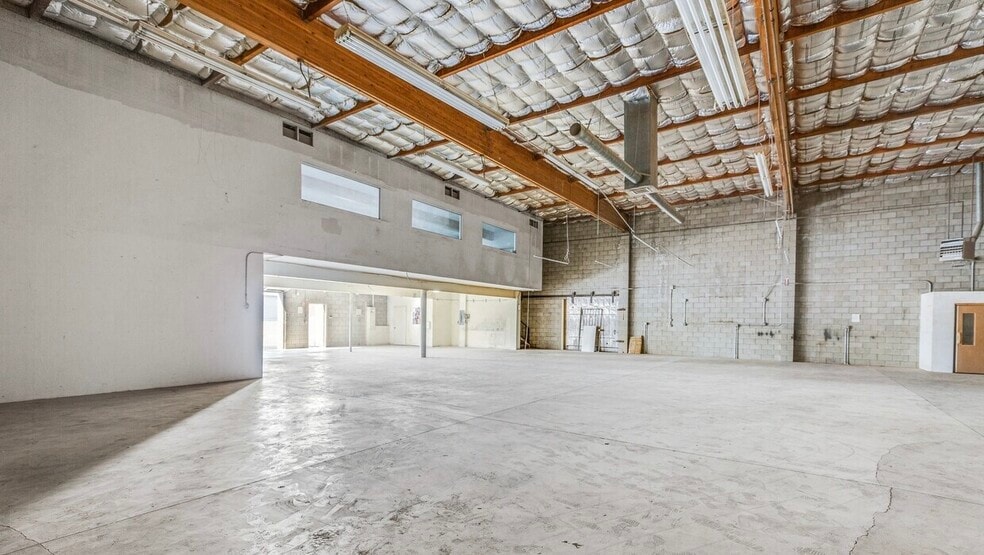 More Photos Of 826 W Santa Anita Ave, San Gabriel Manufacturing For Lease