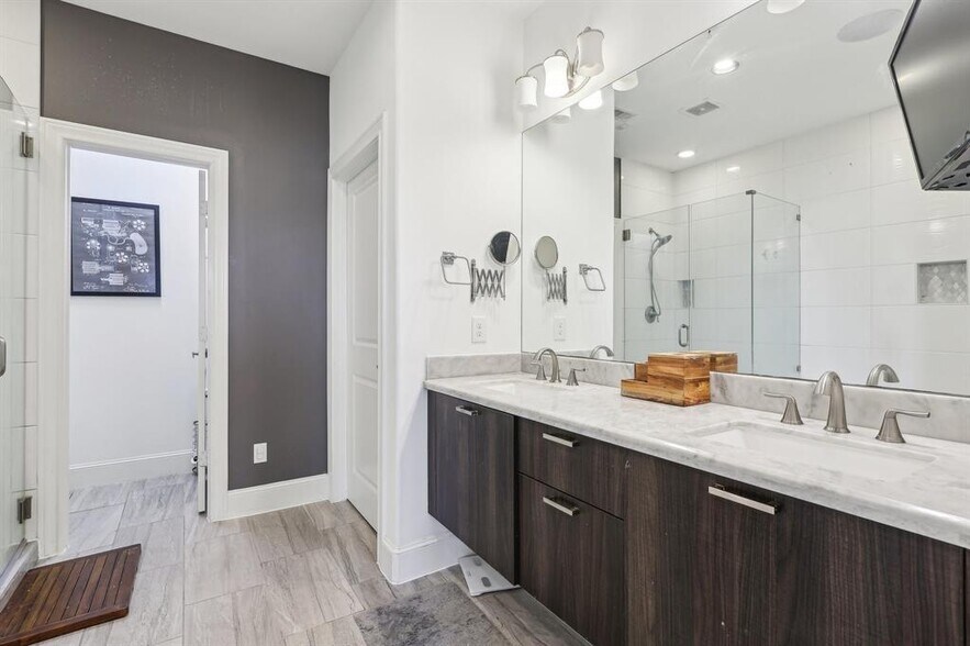 More Photos Of 3912 Ennis St, Houston Specialty For Sale