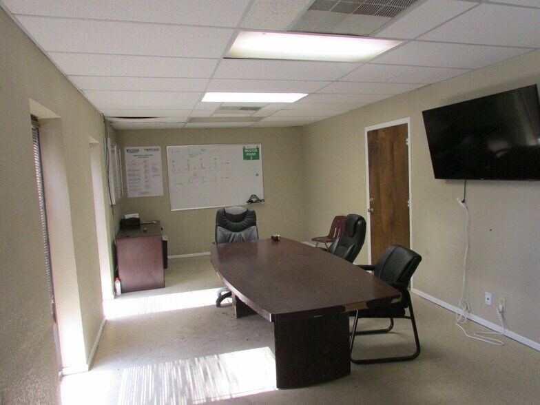 More Photos Of 3938 S County Road 1290, Odessa Warehouse For Lease