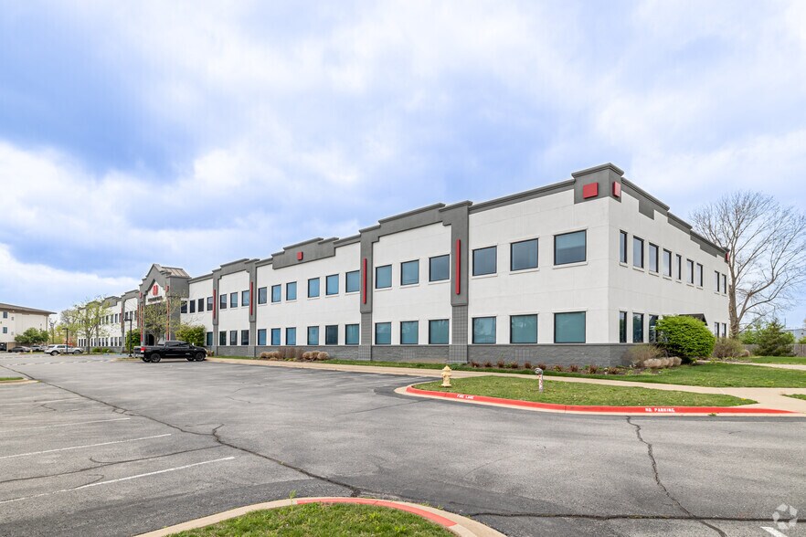 More Photos Of 1116 S Walton Blvd, Bentonville Office For Lease