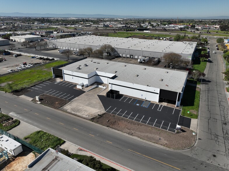 Primary Photo Of 2401-2403 Stagecoach Rd, Stockton Warehouse For Lease