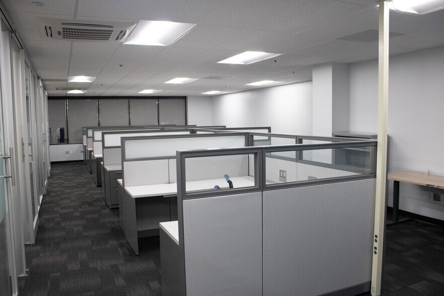 More Photos Of 2100 & 2150 Lakeside Blvd, Richardson Unknown For Lease