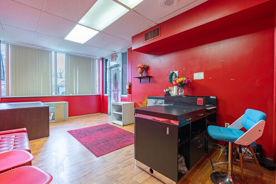 More Photos Of 8620 Winton Rd, Cincinnati Medical For Sale