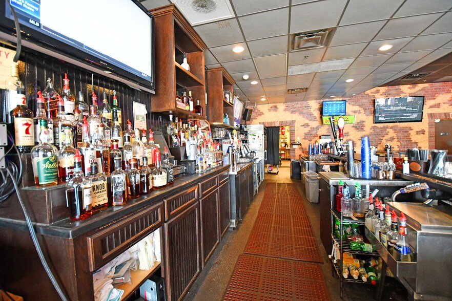 More Photos Of 5905-6055 Timber Ridge Dr, Prospect Unknown For Lease