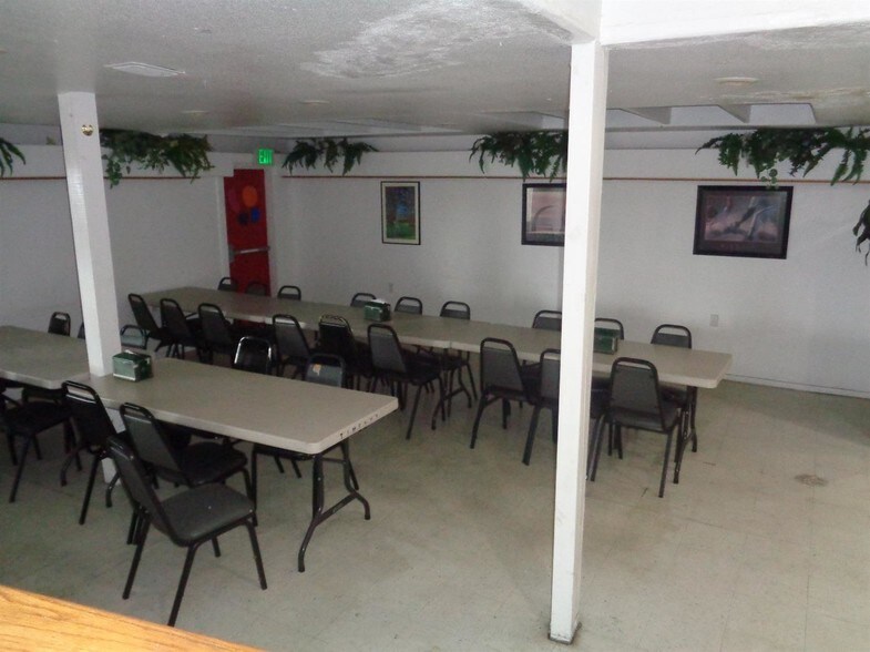 More Photos Of 110 N Mooney Blvd, Tulare Amusement Park For Lease