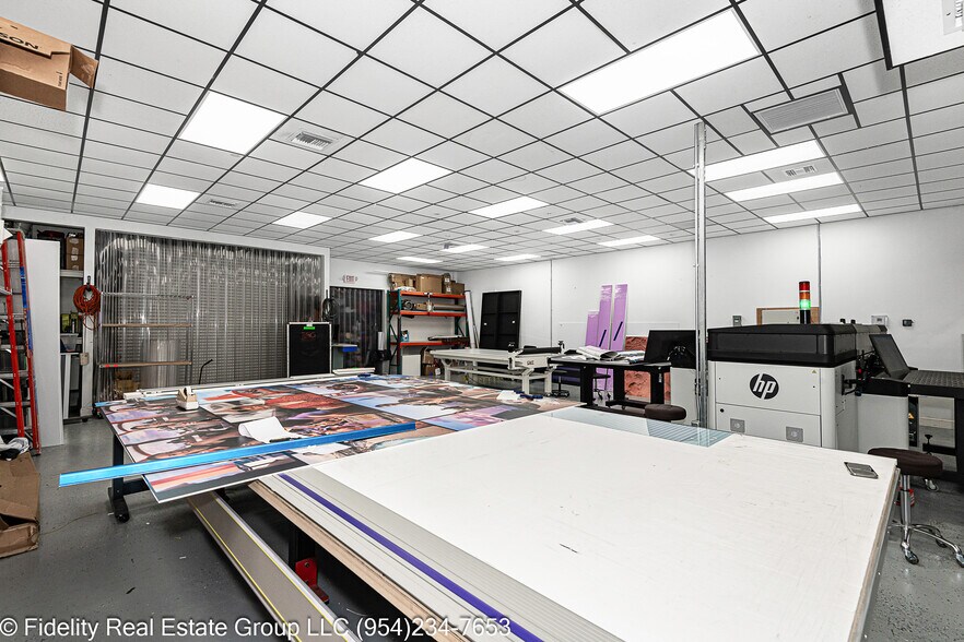 More Photos Of 3650 Coral Ridge Dr, Coral Springs Light Manufacturing For Sale