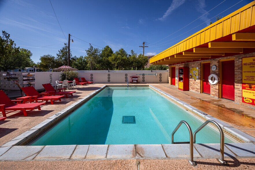 More Photos Of 166 S 400 E, Moab Hotel For Sale