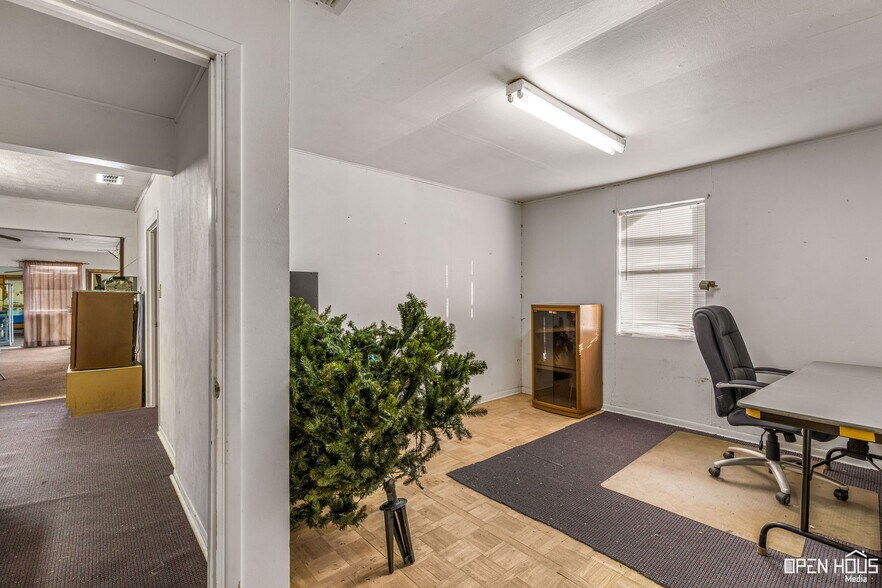 More Photos Of 1915 Kemp Blvd, Wichita Falls Office For Sale