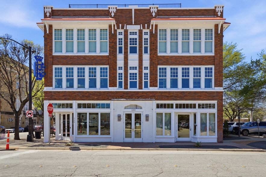 Primary Photo Of 1200 W Magnolia Ave, Fort Worth Office For Lease