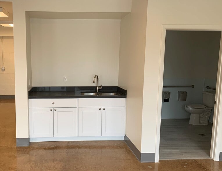 More Photos Of 460 Olive Ave, Vista Contractor Storage Yard For Lease