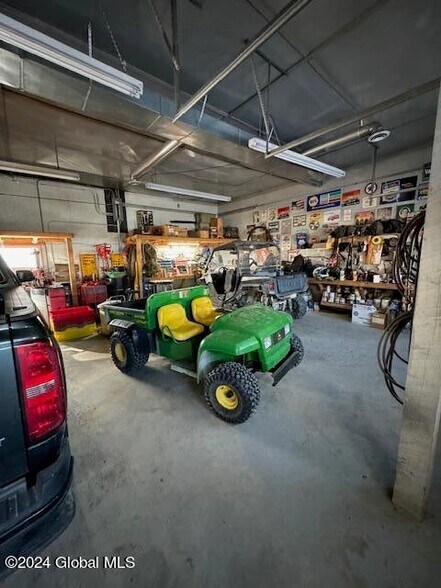 More Photos Of 21419 Rt-22, Hoosick Falls Auto Repair For Sale