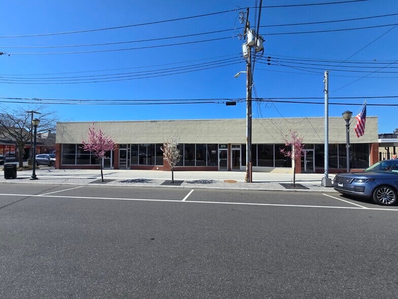 More Photos Of , Lindenhurst General Retail For Sale