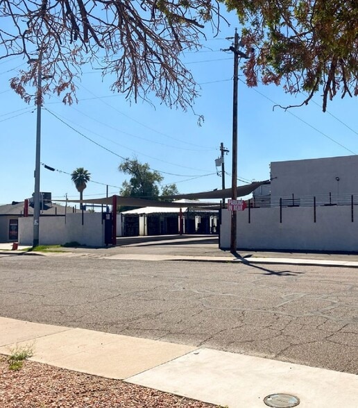 More Photos Of 2531 E McDowell Rd, Phoenix Contractor Storage Yard For Lease