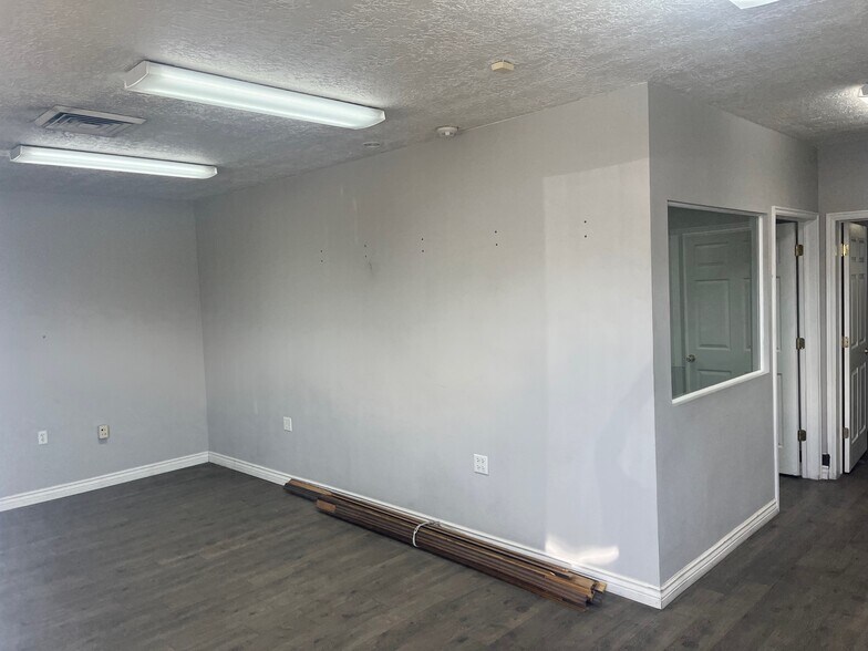 More Photos Of 4343 W 7800 S, West Jordan Service For Lease