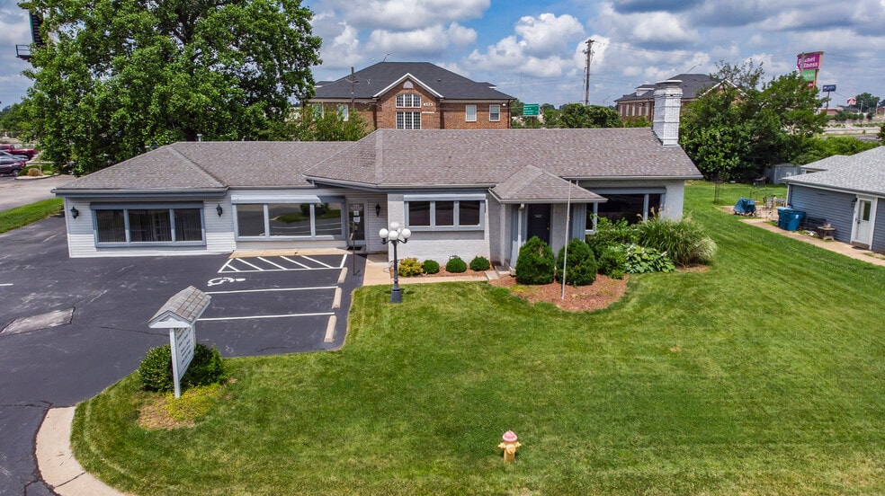 More Photos Of 4163 Crescent Dr, Saint Louis Medical For Sale