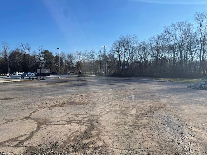 More Photos Of 1 Golf Club Lane, Clarksville Land For Lease