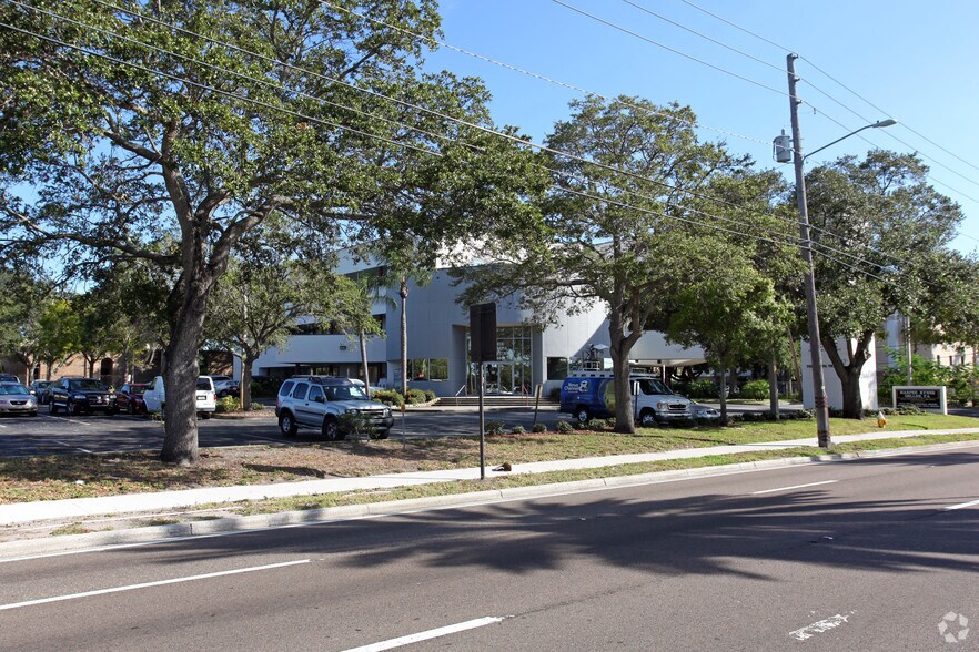 More Photos Of 2560 Gulf to Bay Blvd, Clearwater Office For Lease