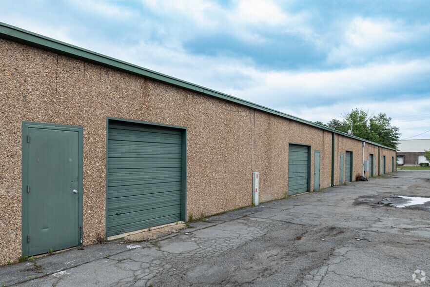 More Photos Of 3520 W 69th St, Little Rock Warehouse For Lease