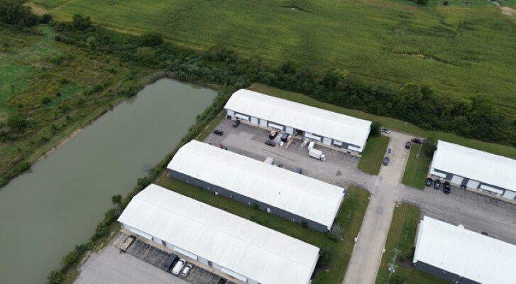 More Photos Of 1317 S Schoolhouse Rd, New Lenox Warehouse For Lease