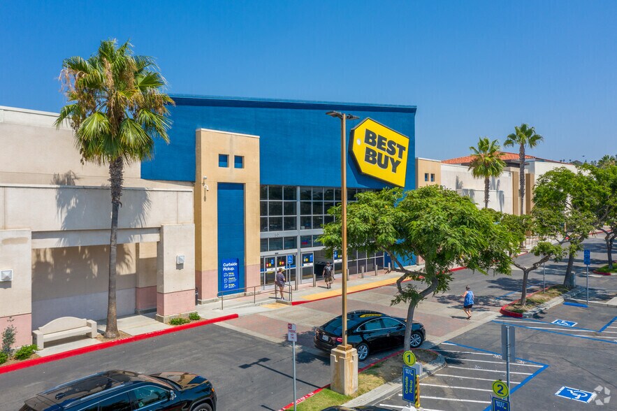 More Photos Of 2110-2178 Vista Way, Oceanside Unknown For Lease