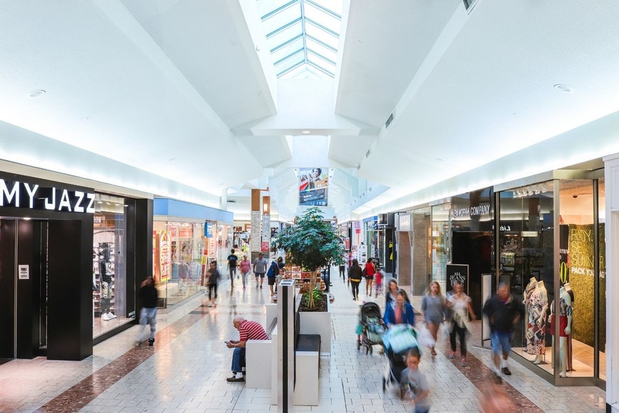 More Photos Of 8300 Sudley Rd, Manassas Unknown For Lease