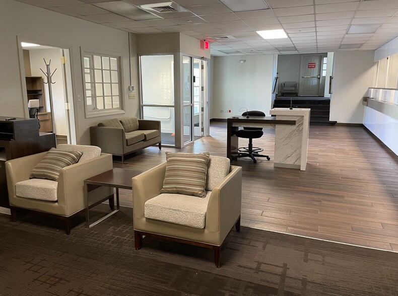 More Photos Of 223 E Main St, Marlborough Bank For Lease